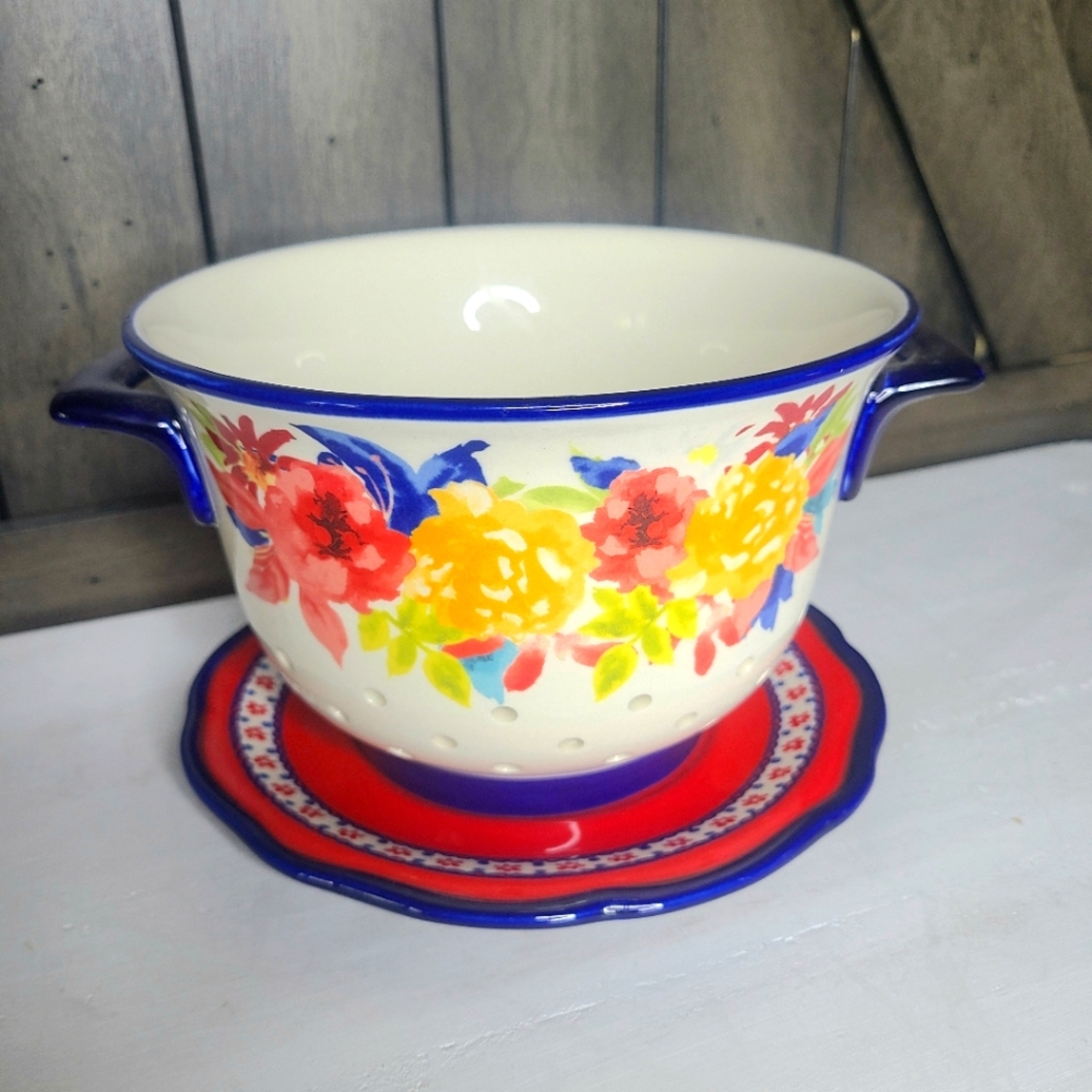 Pioneer Woman Berry Strainer Ceramic Blue Flral Design w 7 inch drip plate
